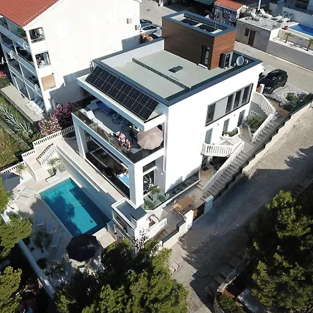 Luxury Beachfront Carlisa * Čiovo