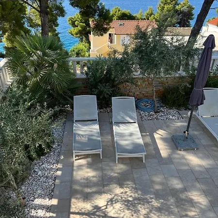 Luxury Beachfront Carlisa