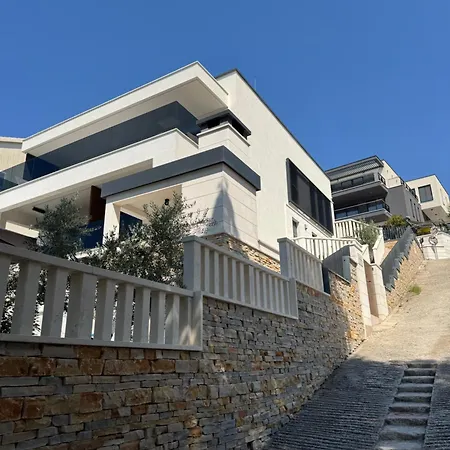 דירה Luxury Beachfront Carlisa