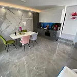 Luxury Beachfront Carlisa Ciovo