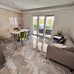 Luxury Beachfront Carlisa *
