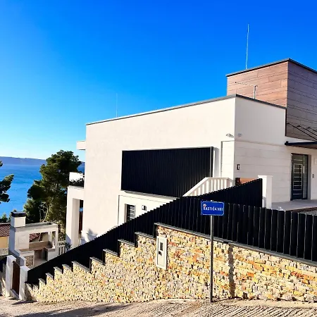 Luxury Beachfront Carlisa شقة Čiovo