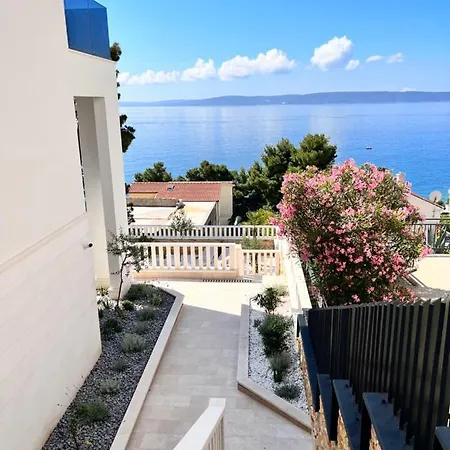 Luxury Beachfront Carlisa Apartament *