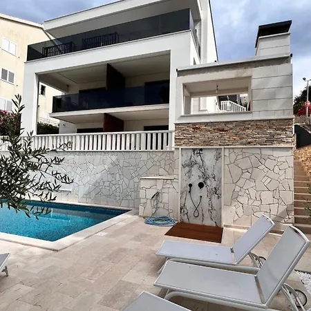 Apartament Luxury Beachfront Carlisa