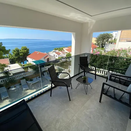 Luxury Beachfront Carlisa