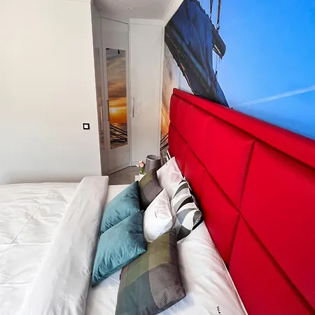 Luxury Beachfront Carlisa Apartament *