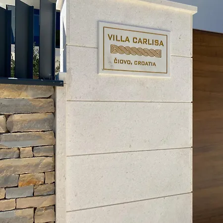 Luxury Beachfront Carlisa Apartament *