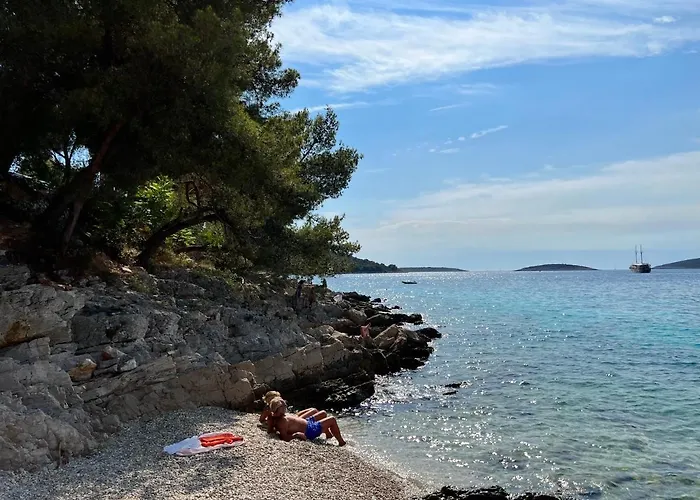 Luxury Beachfront Carlisa