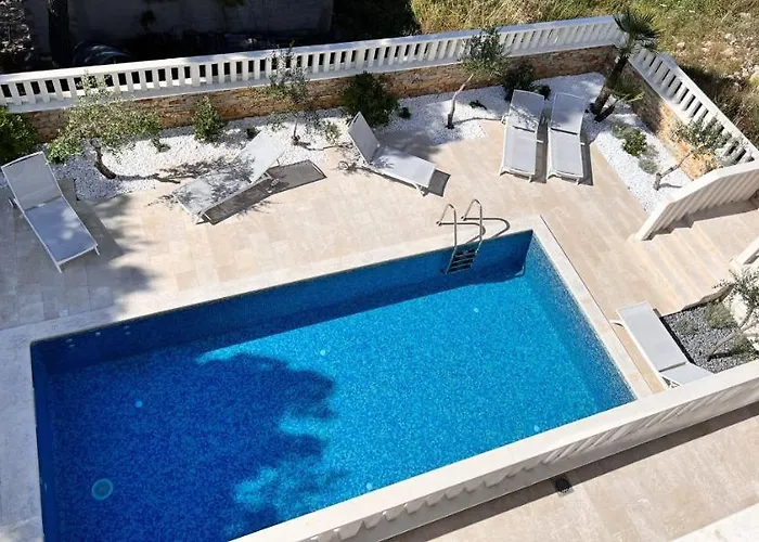 Luxury Beachfront Carlisa * Ciovo