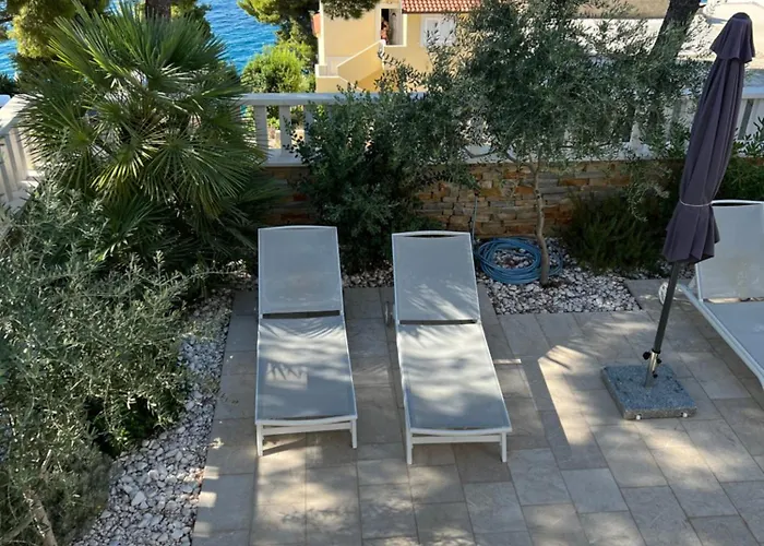 Luxury Beachfront Carlisa