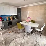 Luxury Beachfront Carlisa Apartament
