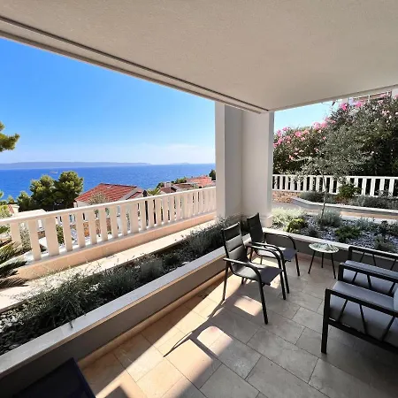 Luxury Beachfront Carlisa アパート Čiovo