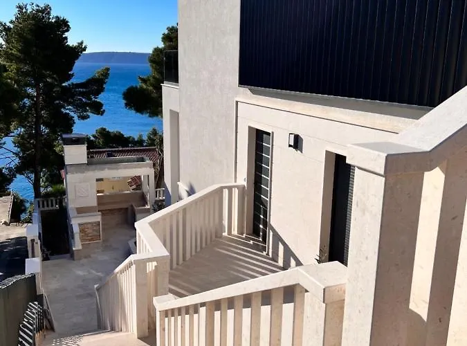 Luxury Beachfront Carlisa Apartman *