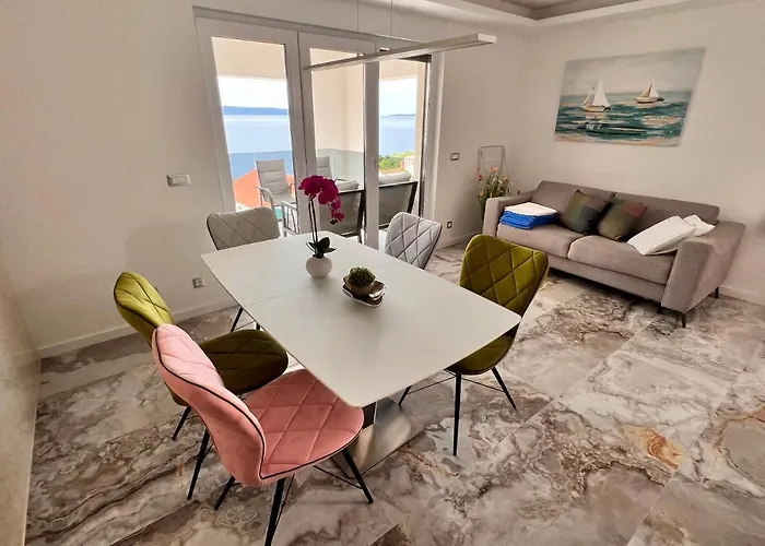 Luxury Beachfront Carlisa